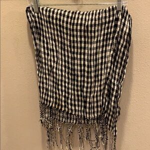Black and white scarf